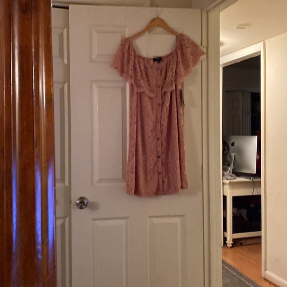 Off the shoulder lace dress - Picture 5 of 8